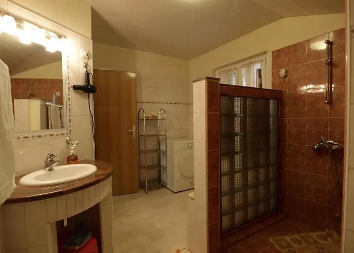 Neda - Two Bedroom