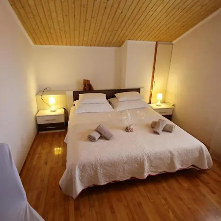 Neda - Two Bedroom דירה